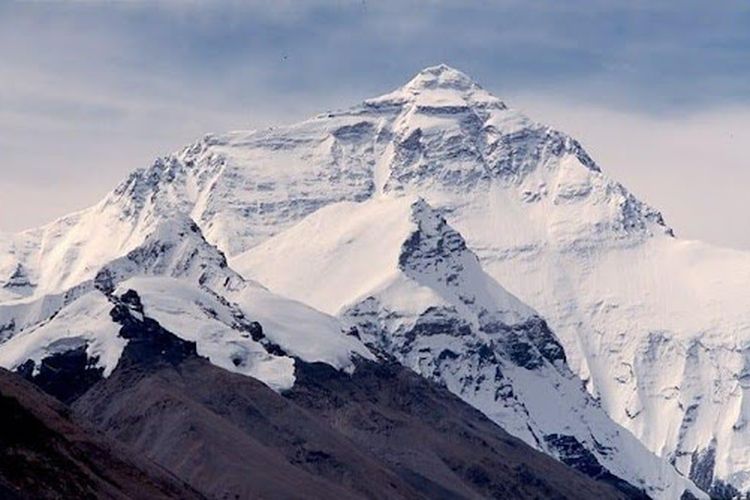 Get to Know Jaya Wijaya, The Highest Peak in Indonesia