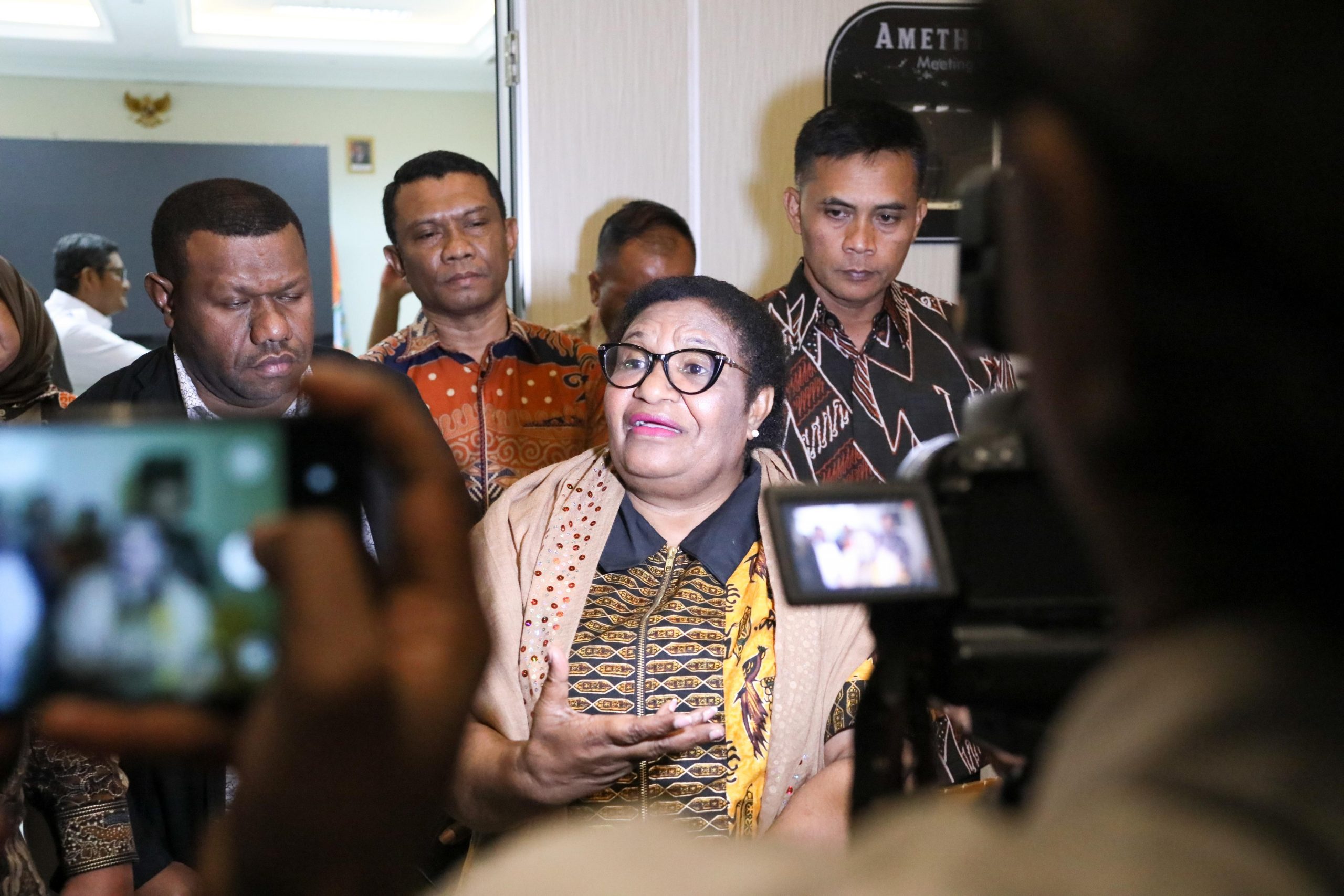 Vice Minister of Home Affairs Ribka Haluk continues to ensure the readiness of the 2024 Simultaneous Regional Head Elections in the New Autonomous Region of Papua.