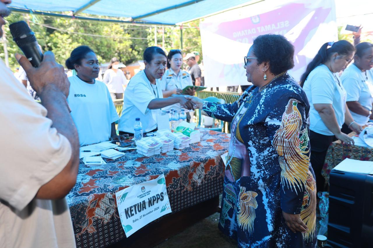 Vice Minister of Home Affairs Ribka Haluk emphasized that the implementation of the Simultaneous Regional Elections in Papua Province in general was running conducively,
